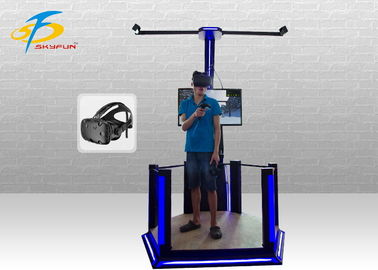 Un simulador divertido de HTC Vive del jugador con el material del hierro de dos manijas del juego